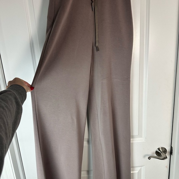 SPANX Air Essentials Wide Leg Pants - Smoke size medium - Picture 5 of 9